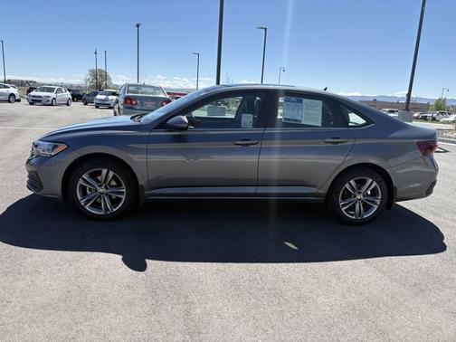 Platinum Gray Metallic 2024 Volkswagen Jetta 1.5T SE