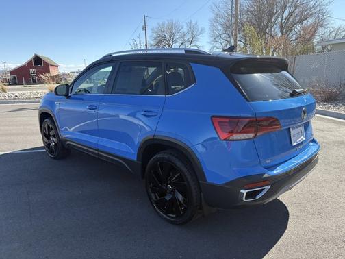 Cornflower Blue 2023 Volkswagen Taos 1.5T SE