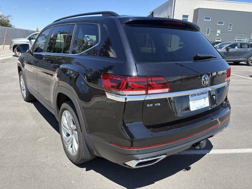 Deep Black Pearl Effect 2023 Volkswagen Atlas 3.6 SE w/ Technology