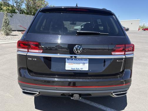 Deep Black Pearl Effect 2023 Volkswagen Atlas 3.6 SE w/ Technology