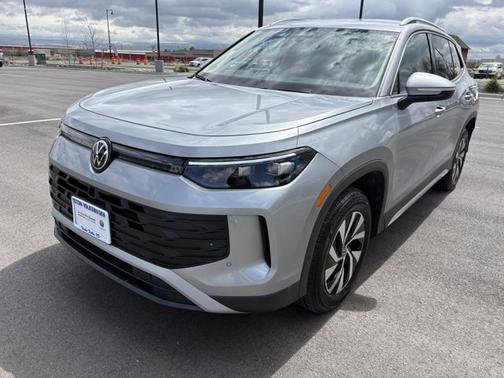Pyrite Silver Metallic 2025 Volkswagen Tiguan 2.0T S