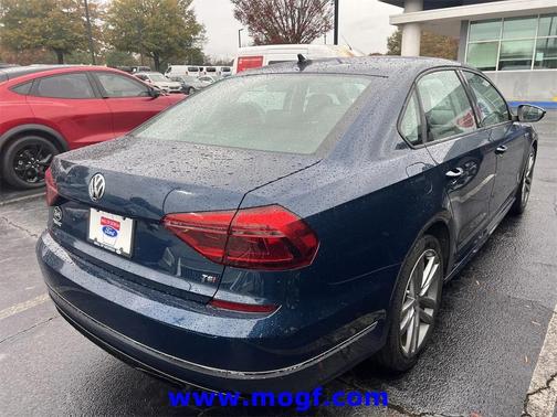 2018 Volkswagen Passat 2.0T R-Line