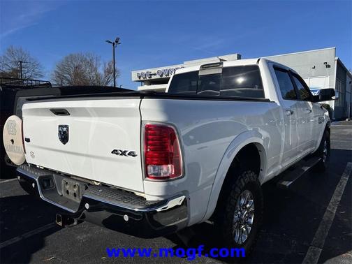 2018 RAM 2500 Laramie Crew Cab 4x4 6'4' Box