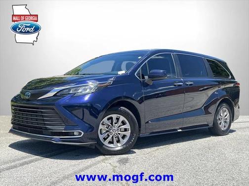 2022 Toyota Sienna XLE