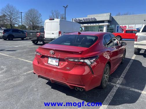 2024 Toyota Camry SE