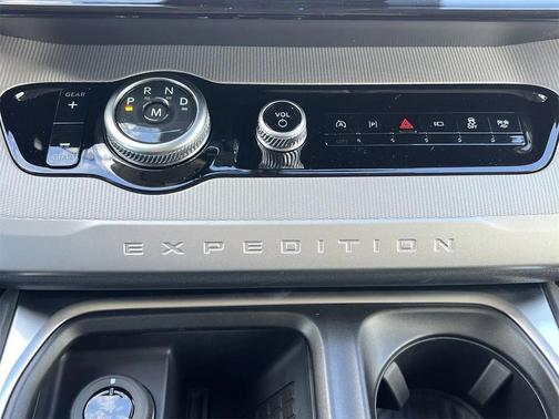 2025 Ford Expedition Max Active 4x2