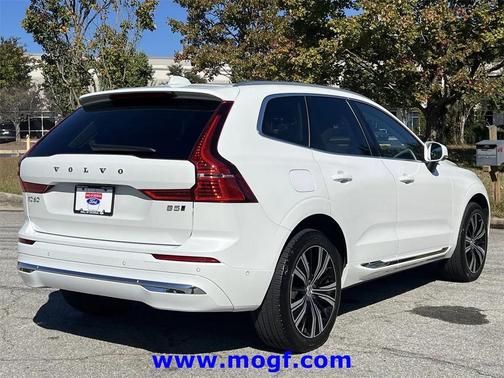 2023 Volvo XC60 B5 Plus Bright Theme