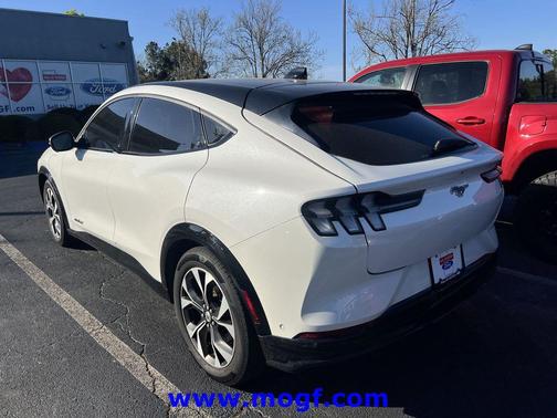 Star White Metallic Tri-Coat 2023 Ford Mustang Mach-E Premium