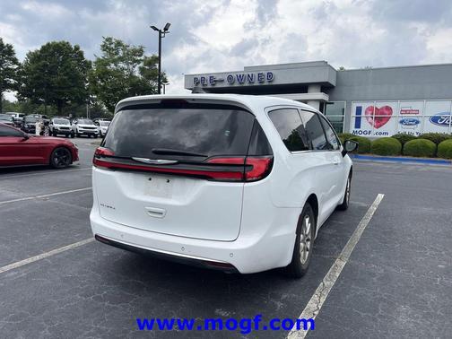 Bright White Clearcoat 2024 Chrysler Pacifica Touring L