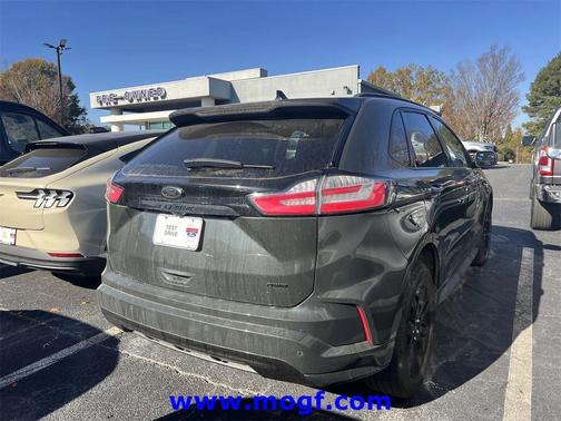 2022 Ford Edge SE