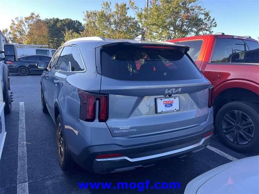 2025 Kia Sorento S