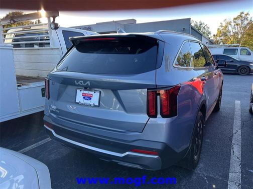 2025 Kia Sorento S
