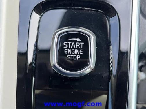 2025 Volvo XC60 B5 Core
