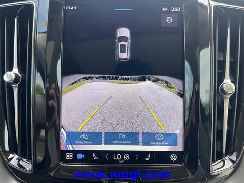 2025 Volvo XC60 B5 Core