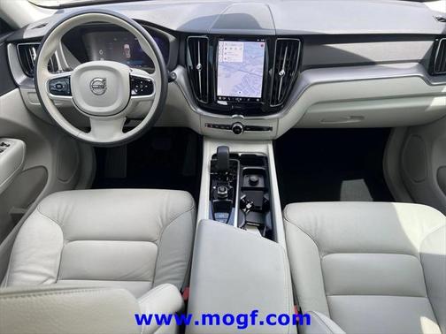2025 Volvo XC60 B5 Core