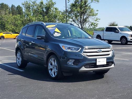 Photo 4 of 34 of 2019 Ford Escape Titanium