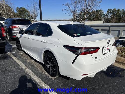 2022 Toyota Camry SE