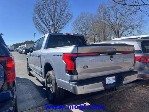2022 Ford F-150 Lightning LARIAT
