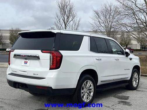 2023 GMC Yukon SLT