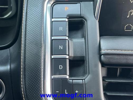2023 GMC Yukon XL 4WD AT4