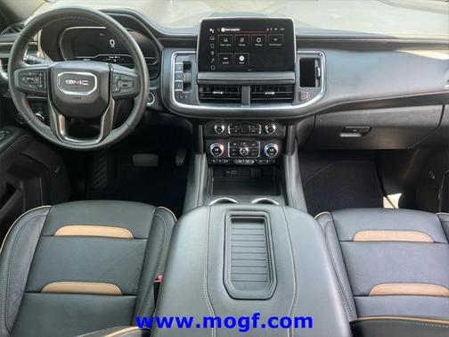 2023 GMC Yukon XL 4WD AT4