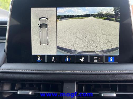 2023 GMC Yukon XL 4WD AT4
