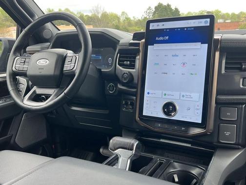 Agate Black Metallic 2023 Ford F-150 Lightning LARIAT