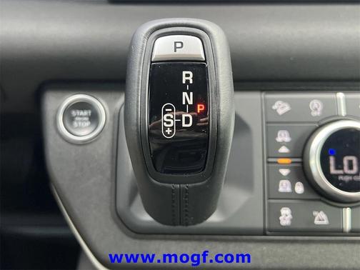 2021 Land Rover Defender 110 SE