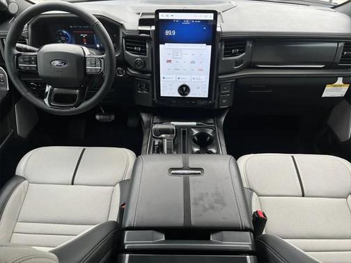 2025 Ford F-150 Lightning Platinum