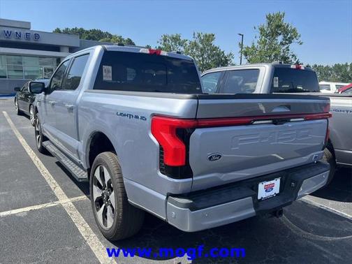 2022 Ford F-150 Lightning Platinum