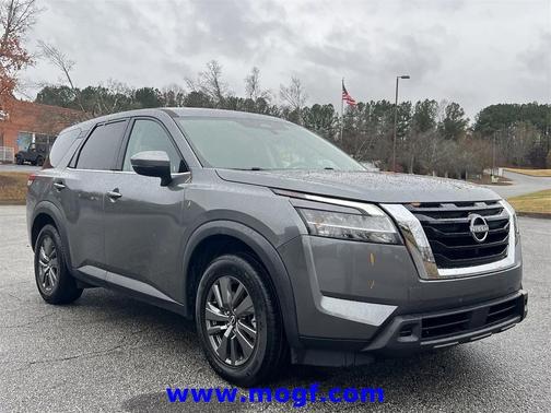 2022 Nissan Pathfinder S 2WD
