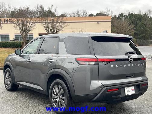 2022 Nissan Pathfinder S 2WD