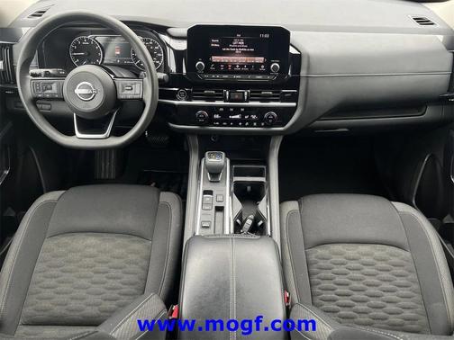 2022 Nissan Pathfinder S 2WD