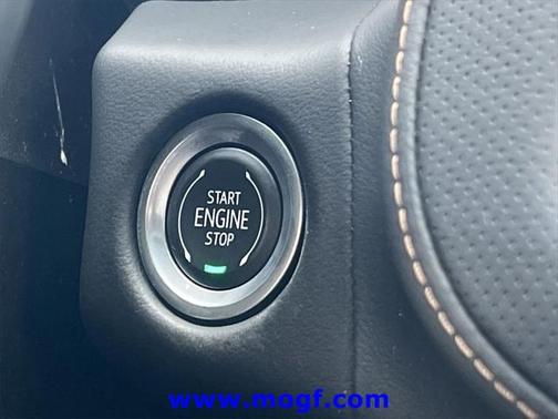2024 GMC Yukon XL 4WD AT4