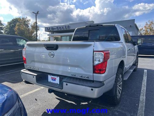 2017 Nissan Titan SL