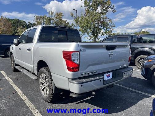 2017 Nissan Titan SL