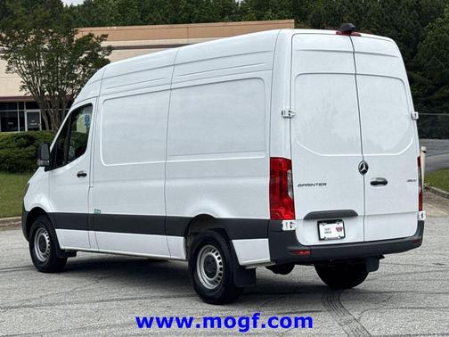 White32k 2025 Mercedes-Benz Sprinter 2500 Standard Roof