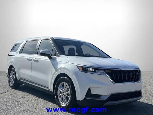 2023 Kia Carnival LX