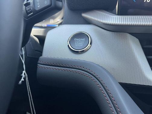 Star White Metallic Tri-Coat 2026 Ford Explorer Active