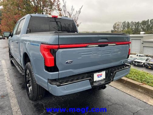 2023 Ford F-150 Lightning LARIAT