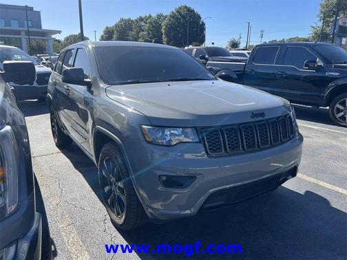 2022 Jeep Grand Cherokee Laredo