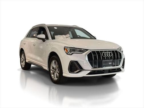 2025 Audi Q3 Premium 45 TFSI S line quattro Tiptronic