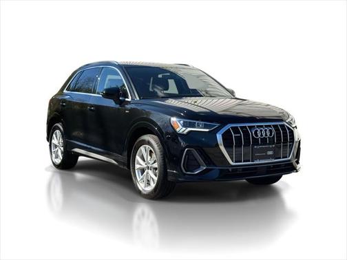 2025 Audi Q3 Premium 45 TFSI S line quattro Tiptronic