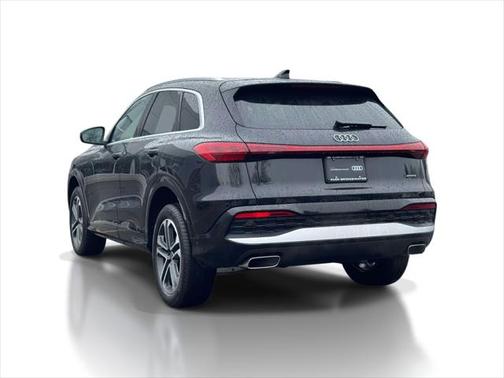 2025 Audi Q5 Premium TFSI quattro S tronic