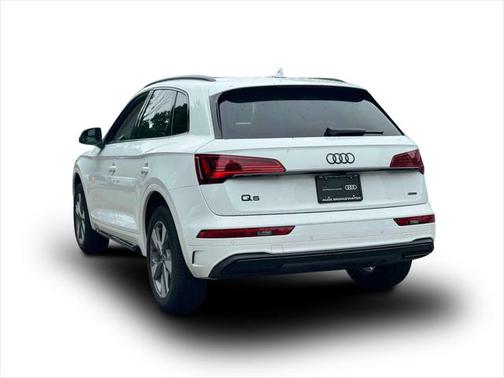2025 Audi Q5 Premium 40 TFSI quattro S tronic
