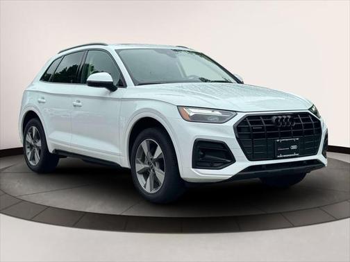 2025 Audi Q5 Premium 40 TFSI quattro S tronic
