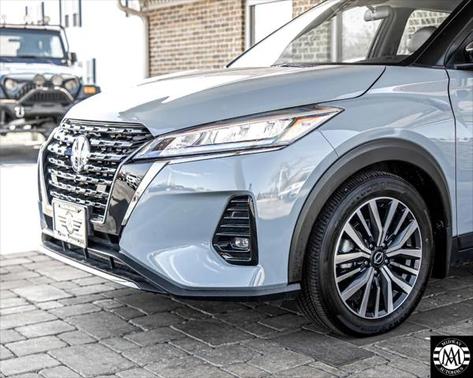 2023 Nissan Kicks SR