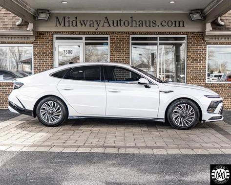 WHITE 2025 Hyundai SONATA Hybrid SE