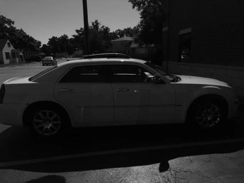 White 2010 Chrysler 300 Touring