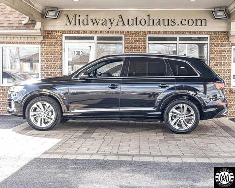 BLACK 2020 Audi Q7 55 Premium